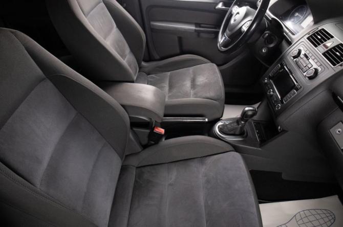 Volkswagen Touran I Рестайлинг с пробегом 2011 года, цена 1 299 000 рублей, 290000 км, компактвэн, Автокод Объявления