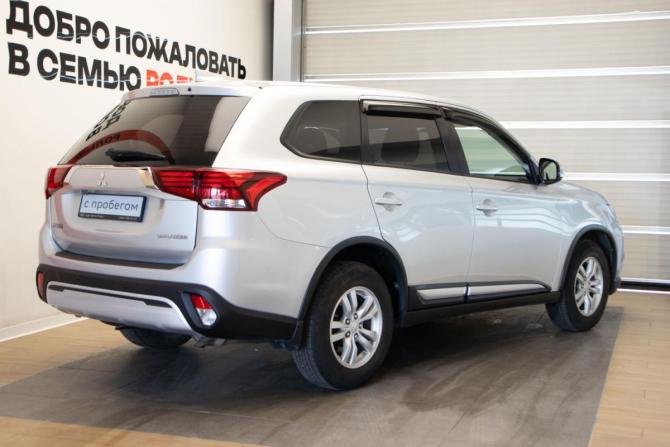 Mitsubishi Outlander III Рестайлинг 3 с пробегом 2018 года, цена 1 990 000 рублей, 81237 км, внедорожник, Автокод Объявления