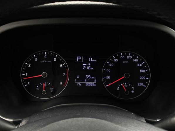 Kia Rio IV Рестайлинг с пробегом 2021 года, цена 1 599 000 рублей, 90928 км, седан, Автокод Объявления