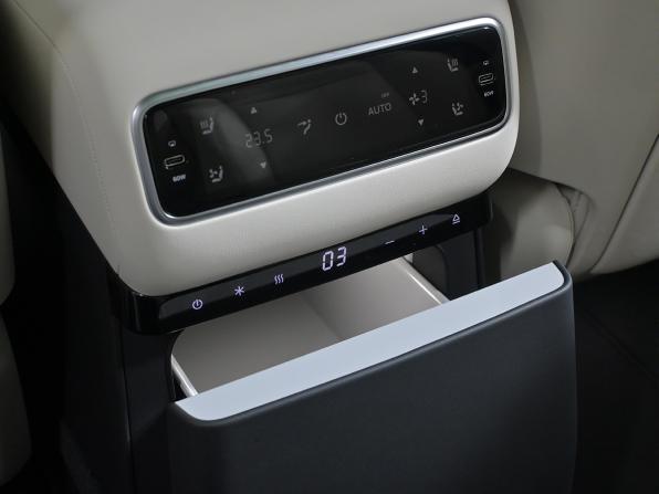 Li Auto (Lixiang) L9 I Рестайлинг с пробегом 2024 года, цена 7 890 000 рублей, 24210 км, внедорожник, Автокод Объявления