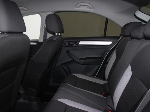 Skoda Rapid I Рестайлинг с пробегом 2019 года, цена 1 689 900 рублей, 38364 км, лифтбек, Автокод Объявления