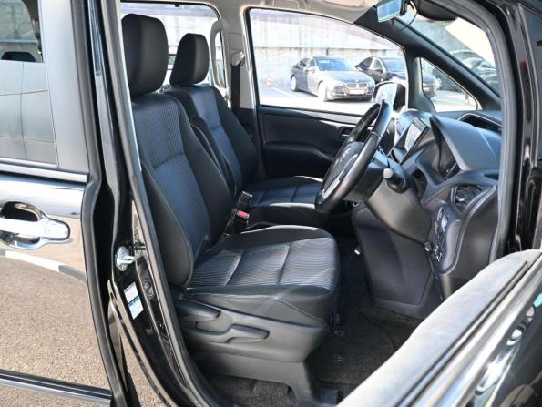 Toyota Voxy III (R80) с пробегом 2016 года, цена 1 999 000 рублей, 130778 км, минивэн, Автокод Объявления