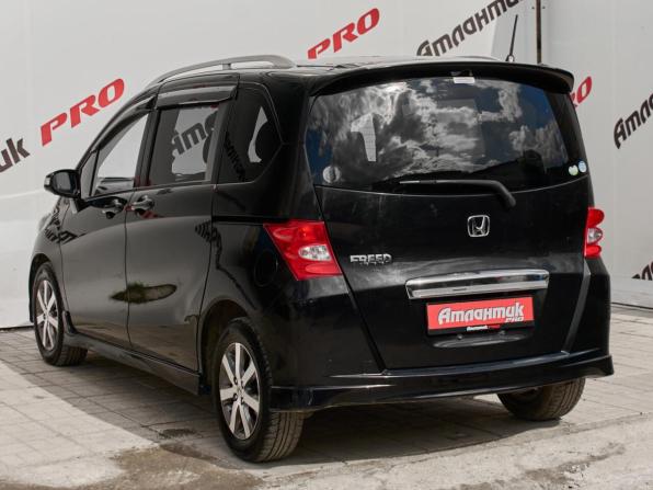 Honda Freed I с пробегом 2010 года, цена 1 030 000 рублей, 172428 км, компактвэн, Автокод Объявления