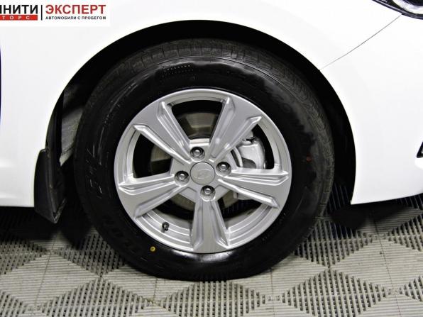 Hyundai Solaris II с пробегом 2018 года, цена 937 000 рублей, 278410 км, седан, Автокод Объявления