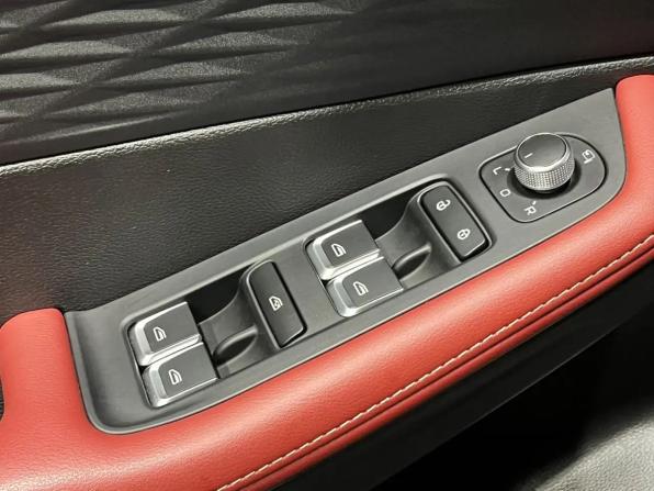Geely Coolray I Рестайлинг с пробегом 2023 года, цена 1 965 000 рублей, 40477 км, внедорожник, Автокод Объявления