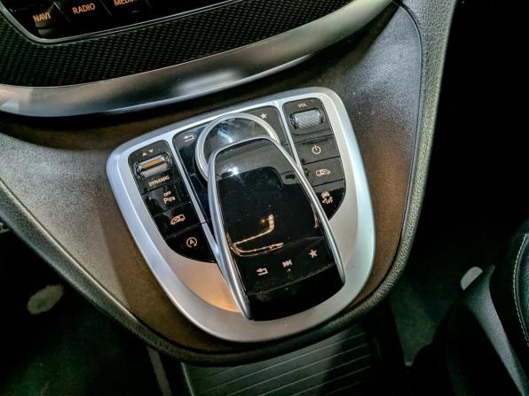 Mercedes-Benz V-Класс III (W447) Рестайлинг с пробегом 2019 года, цена 3 100 000 рублей, 341798 км, минивэн, Автокод Объявления
