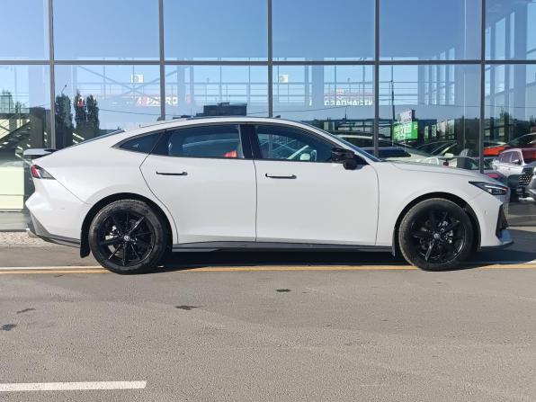 Changan UNI-V I с пробегом 2024 года, цена 3 100 000 рублей, 1505 км, лифтбек, Автокод Объявления
