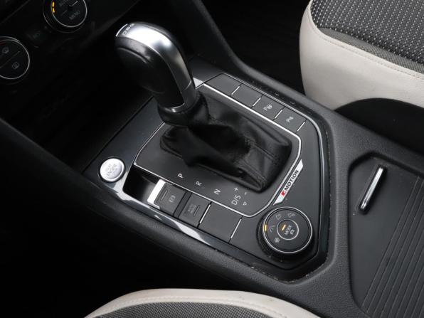 Volkswagen Tiguan II с пробегом 2019 года, цена 2 330 000 рублей, 114617 км, внедорожник, Автокод Объявления
