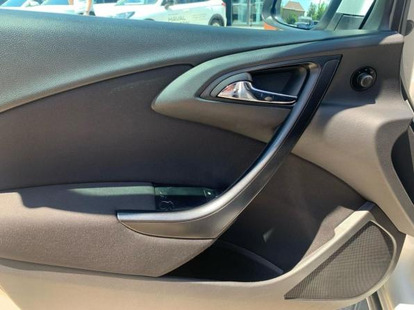 Opel Astra J с пробегом 2011 года, цена 699 900 рублей, 183870 км, хэтчбек, Автокод Объявления
