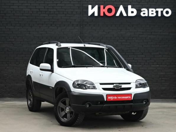 Chevrolet Niva I Рестайлинг с пробегом 2017 года, цена 800 000 рублей, 98231 км, внедорожник, Автокод Объявления