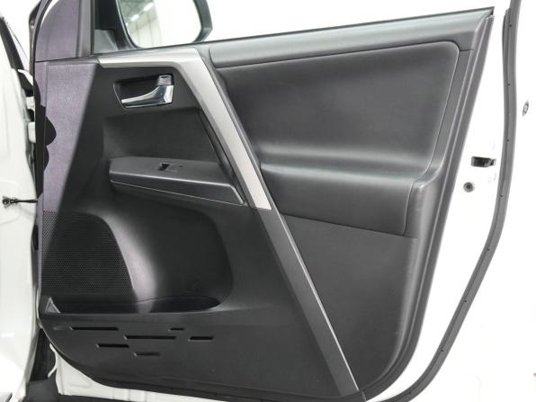 Toyota RAV4 IV (XA40) Рестайлинг с пробегом 2017 года, цена 2 640 000 рублей, 120130 км, внедорожник, Автокод Объявления