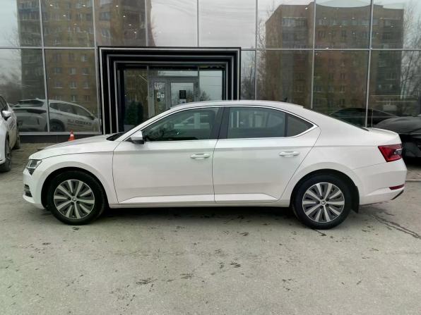 Skoda Superb III Рестайлинг с пробегом 2021 года, цена 2 289 000 рублей, 121818 км, лифтбек, Автокод Объявления