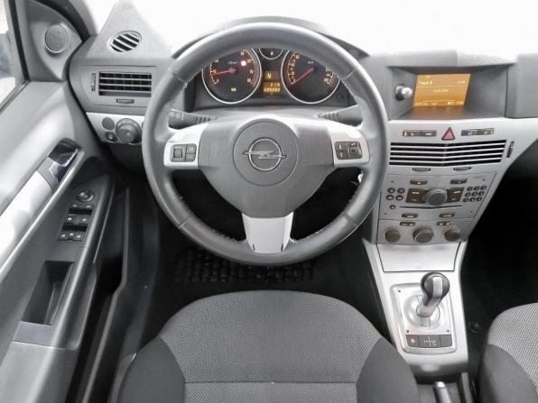 Opel Astra H Рестайлинг с пробегом 2011 года, цена 386 000 рублей, 220222 км, хэтчбек, Автокод Объявления
