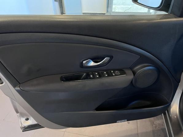 Renault Fluence I с пробегом 2011 года, цена 625 000 рублей, 267220 км, седан, Автокод Объявления