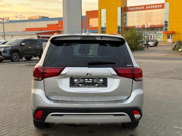 Mitsubishi Outlander III Рестайлинг 3 с пробегом 2022 года, цена 2 850 000 рублей, 98173 км, внедорожник, Автокод Объявления