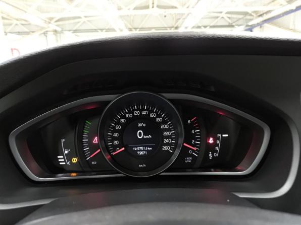 Volvo V40 Cross Country I с пробегом 2014 года, цена 1 349 000 рублей, 72554 км, хэтчбек, Автокод Объявления