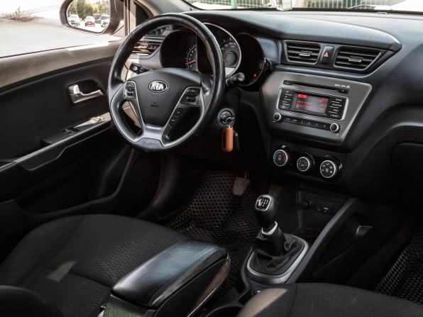 Kia Rio III Рестайлинг с пробегом 2016 года, цена 1 020 000 рублей, 106609 км, седан, Автокод Объявления