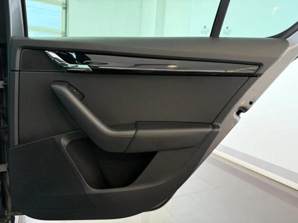 Skoda Octavia III (A7) Рестайлинг с пробегом 2020 года, цена 2 330 000 рублей, 132995 км, лифтбек, Автокод Объявления