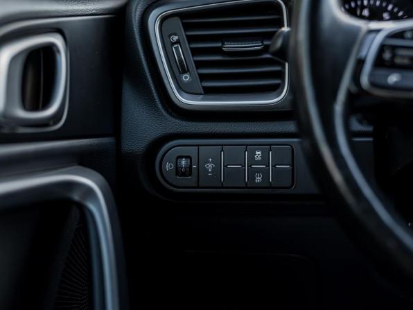 Kia Ceed III с пробегом 2021 года, цена 1 622 000 рублей, 75527 км, универсал, Автокод Объявления