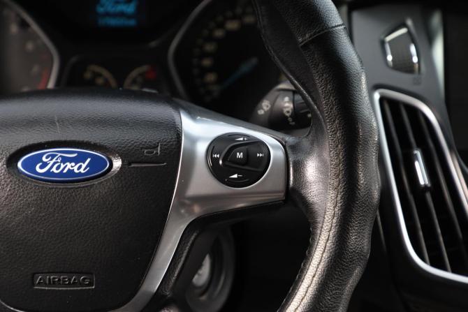 Ford Focus III с пробегом 2013 года, цена 979 000 рублей, 175212 км, седан, Автокод Объявления
