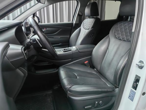 Hyundai Santa Fe IV Рестайлинг с пробегом 2022 года, цена 3 999 000 рублей, 41314 км, внедорожник, Автокод Объявления
