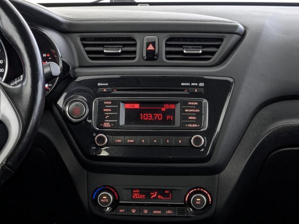 Kia Rio III Рестайлинг с пробегом 2017 года, цена 1 250 000 рублей, 93900 км, хэтчбек, Автокод Объявления