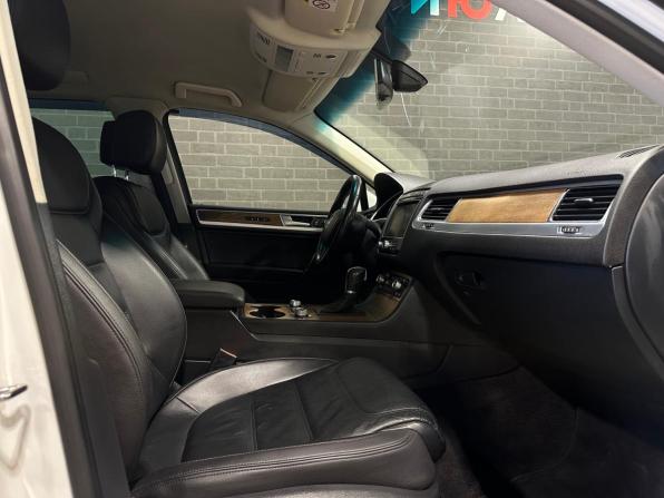Volkswagen Touareg II Рестайлинг с пробегом 2015 года, цена 2 800 000 рублей, 265688 км, внедорожник, Автокод Объявления