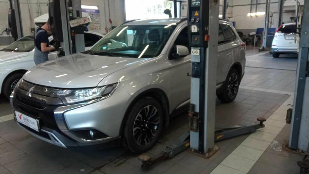 Mitsubishi Outlander III Рестайлинг 3 Санкт-Петербург  - изображение 1