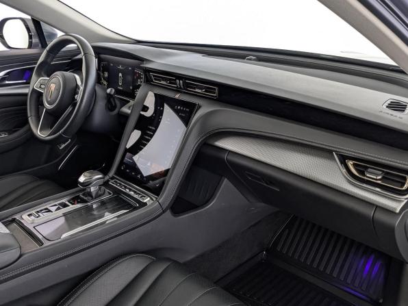 Hongqi H5 II с пробегом 2024 года, цена 2 600 000 рублей, 67918 км, седан, Автокод Объявления