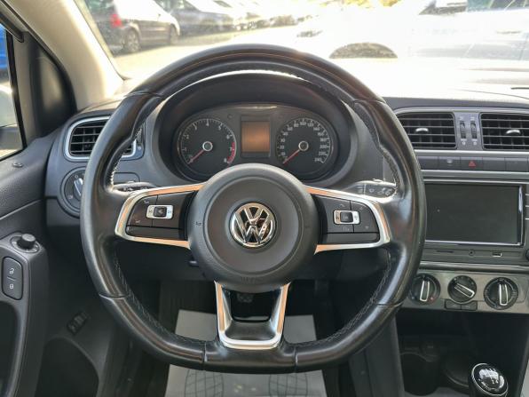 Volkswagen Polo V Рестайлинг с пробегом 2019 года, цена 1 220 000 рублей, 69000 км, седан, Автокод Объявления