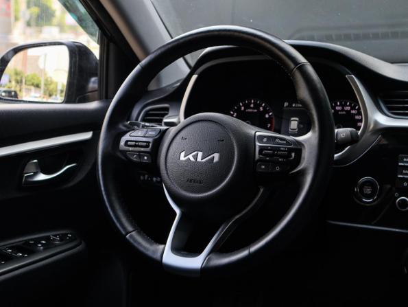 Kia Rio IV Рестайлинг с пробегом 2021 года, цена 2 250 000 рублей, 65455 км, хэтчбек, Автокод Объявления