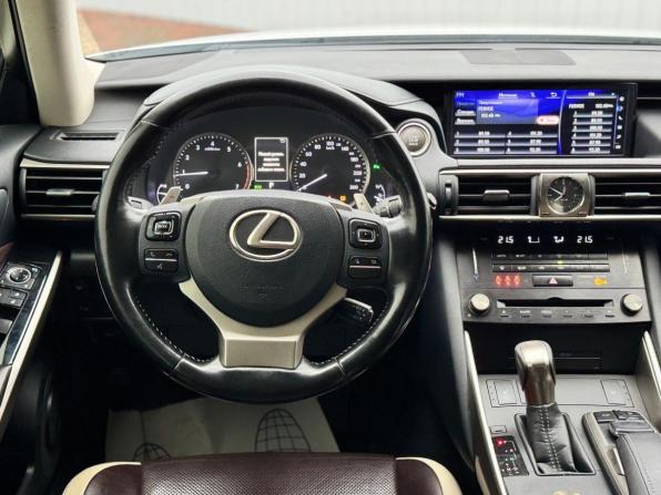 Lexus IS III Рестайлинг с пробегом 2018 года, цена 2 399 000 рублей, 135823 км, седан, Автокод Объявления