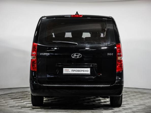 Hyundai H-1 II Рестайлинг 2 с пробегом 2018 года, цена 2 499 000 рублей, 147782 км, минивэн, Автокод Объявления