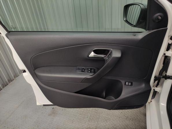 Volkswagen Polo V с пробегом 2012 года, цена 495 000 рублей, 305727 км, седан, Автокод Объявления