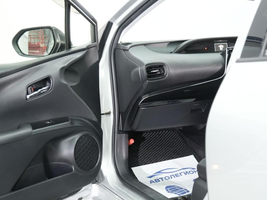 Toyota Prius IV (XW50) Новосибирск  - изображение 16