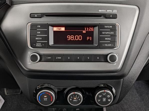 Kia Rio III Рестайлинг с пробегом 2017 года, цена 1 300 000 рублей, 78200 км, седан, Автокод Объявления