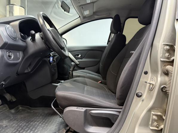 Renault Sandero II с пробегом 2017 года, цена 1 150 000 рублей, 92004 км, хэтчбек, Автокод Объявления