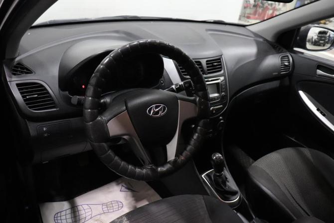 Hyundai Solaris I Рестайлинг с пробегом 2016 года, цена 1 000 000 рублей, 143009 км, седан, Автокод Объявления