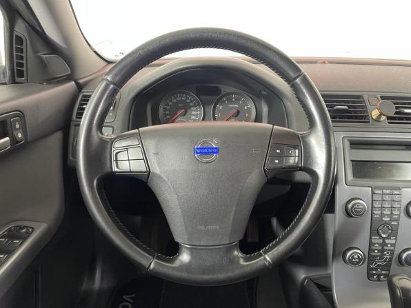 Volvo S40 II Рестайлинг с пробегом 2011 года, цена 715 000 рублей, 213225 км, седан, Автокод Объявления