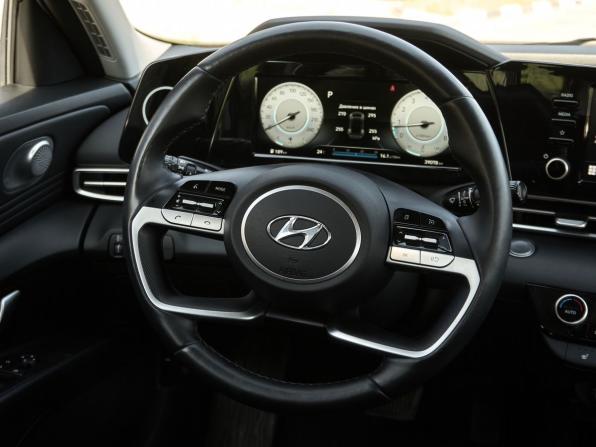 Hyundai Elantra VII (CN7) с пробегом 2022 года, цена 2 288 800 рублей, 39025 км, седан, Автокод Объявления