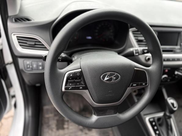 Hyundai Solaris II Рестайлинг с пробегом 2021 года, цена 1 592 000 рублей, 71316 км, седан, Автокод Объявления