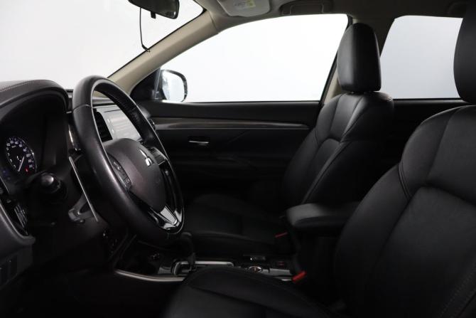 Mitsubishi Outlander III Рестайлинг 3 с пробегом 2019 года, цена 2 349 000 рублей, 117000 км, внедорожник, Автокод Объявления