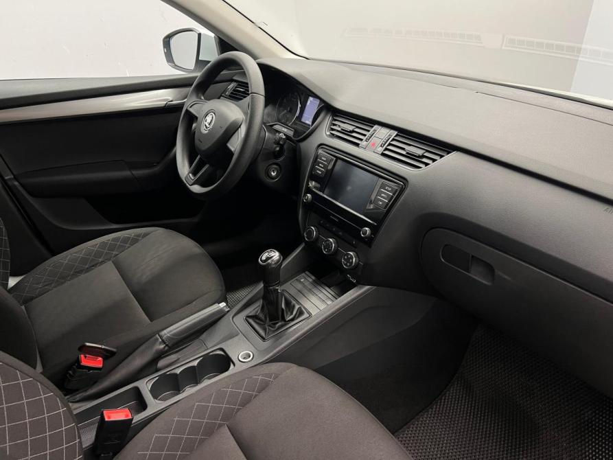 Skoda Octavia III (A7) Рестайлинг Санкт-Петербург  - изображение 14