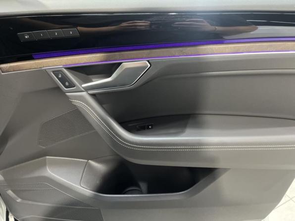 Volkswagen Touareg III с пробегом 2018 года, цена 3 655 000 рублей, 389636 км, внедорожник, Автокод Объявления