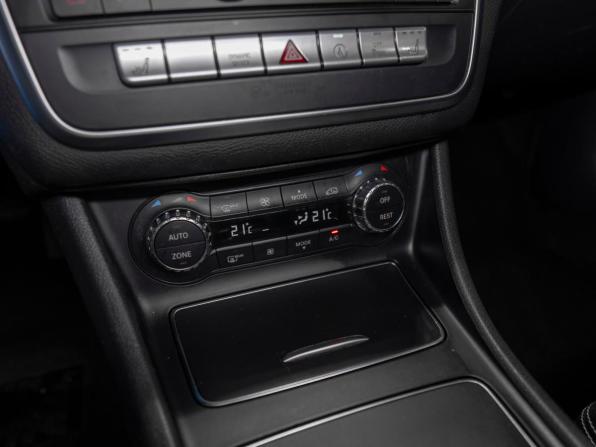 Mercedes-Benz CLA I (C117 X117) Рестайлинг с пробегом 2018 года, цена 1 745 000 рублей, 132952 км, седан, Автокод Объявления