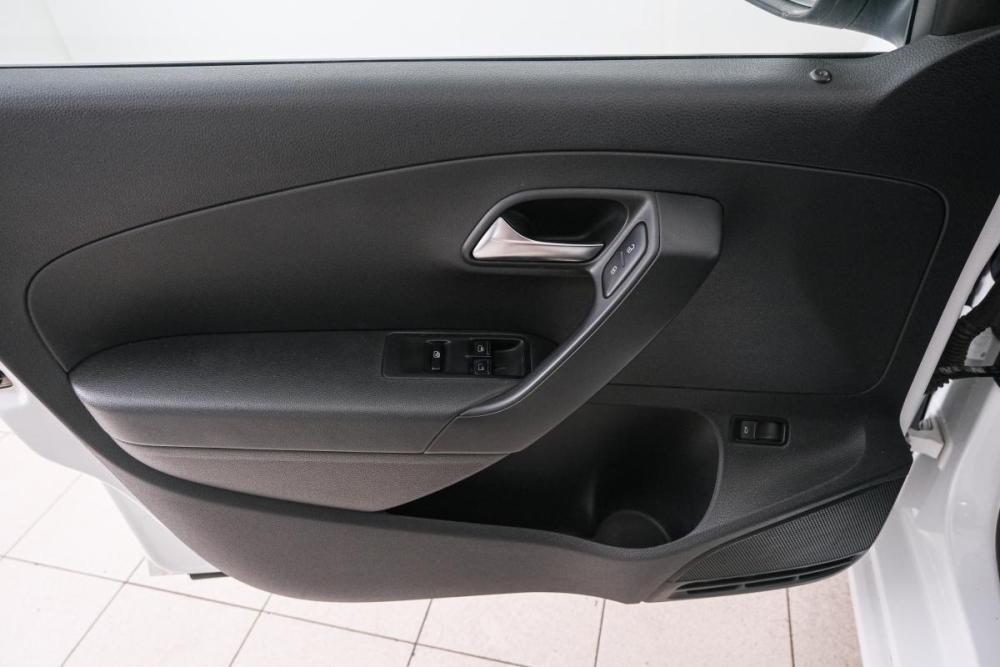 Volkswagen Polo V Рестайлинг Красноярск  - изображение 19