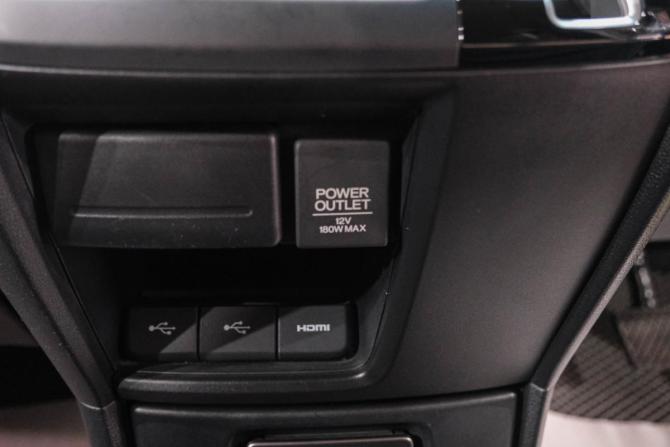 Honda Stepwgn V с пробегом 2015 года, цена 1 799 000 рублей, 132723 км, минивэн, Автокод Объявления