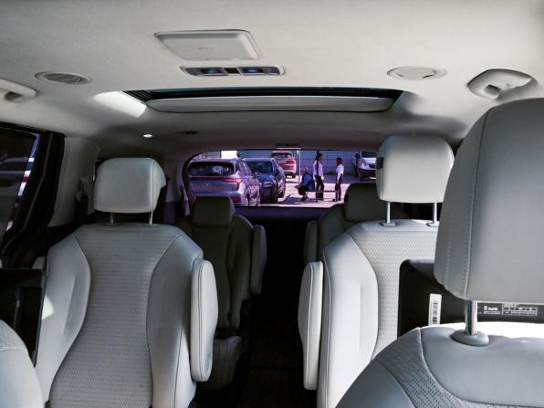 Kia Carnival IV с пробегом 2021 года, цена 4 500 000 рублей, 56369 км, минивэн, Автокод Объявления