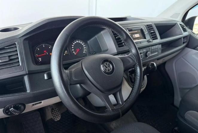 Volkswagen Caravelle T5 Рестайлинг с пробегом 2015 года, цена 2 500 000 рублей, 240626 км, минивэн, Автокод Объявления