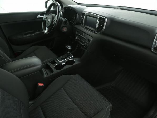 Kia Sportage IV с пробегом 2018 года, цена 2 057 000 рублей, 122000 км, внедорожник, Автокод Объявления